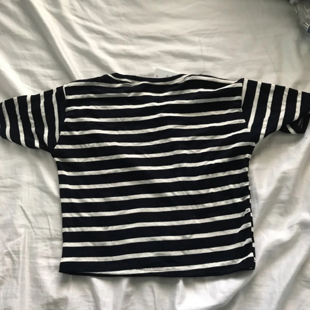 crop top - Picture 2 of 2